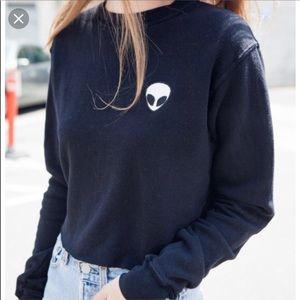 Brandy Melville black alien cropped sweater 🖤👽